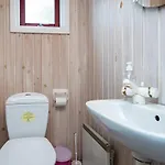 Дом отдыха 8 Person In